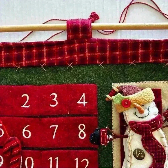 Vintage Christmas Advent Handmade Calendar Wall Decor w 24 Day Pockets Reusable - Picture 8 of 9